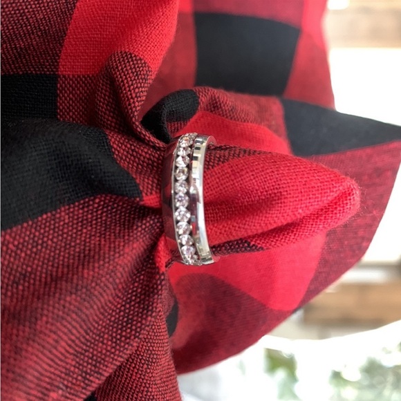 Stainless steel ring with cz diamonds - Picture 2 of 3